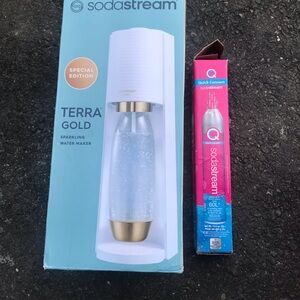Soda stream with refill